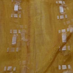 Zlatá záclona s bielymi kockami v. 280 cm (m)