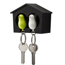 Nástenný držiak s kľúčenkami Qualy Duo Sparrow, hnedá búdka/ biela + zelená kľúčenka