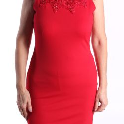 Dámske elastické šaty ozdobené s korálkami a flitrami - červené D3
