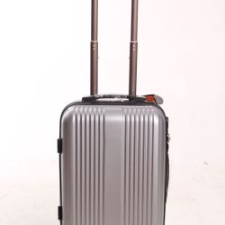 Cestovný kufor QF (57x38x23) - strieborný