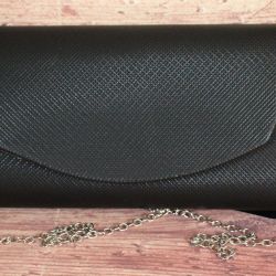 Dámska spoločenská kabelka (22x11x4 cm) - čierna
