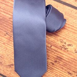 Pánska kravata vrúbkovaná - modrá (6cm)