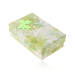 Šperky Eshop - Papierová krabička na set alebo retiazku, motív zelených a bielych trojlístkov Y07.02