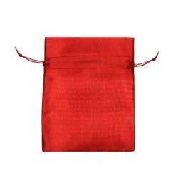 Väčšie darčekové vrecúško červenej farby, lesklý povrch, šnúrka GY24