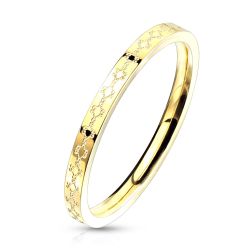 Šperky Eshop - Oceľová obrúčka v zlatom farebnom prevedení - filigránový vzor, úzke ramená, 2 mm F16.16 - Veľkosť: 49 mm